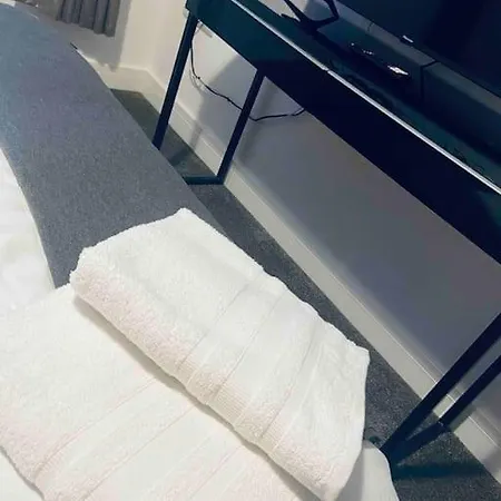 Luxury In Hanham בריסטול