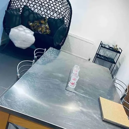 Holiday home Luxury In Hanham *