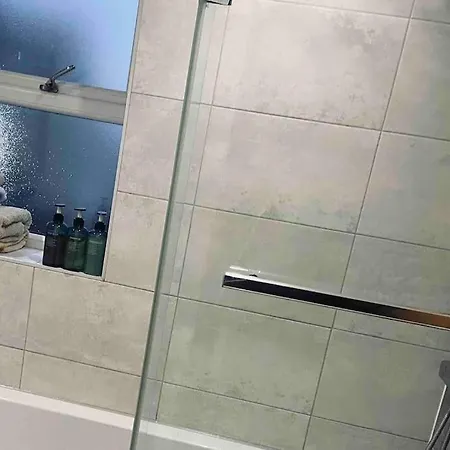 Holiday home Luxury In Hanham *